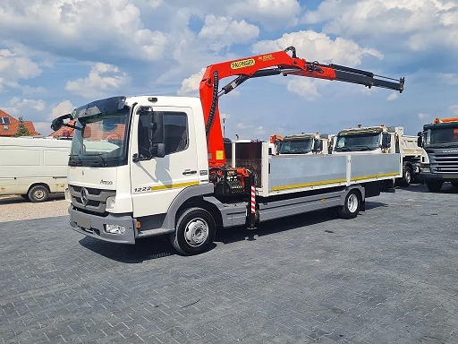 Mercedes-Benz 1222 - valník s hydraulickou rukou