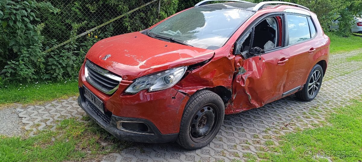 Peugeot 2008 1,2 automat  r.2015