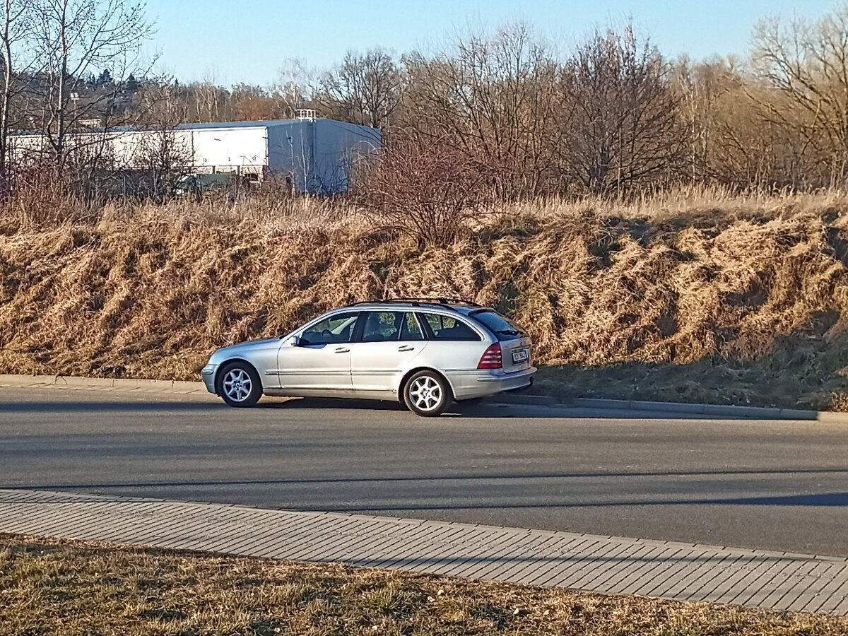 Mercedes C240 (W203) kombi benzín