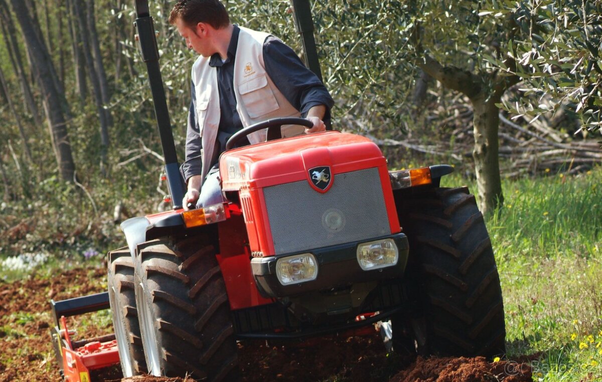 Malotraktor Antonio Carraro TIGRE 3200