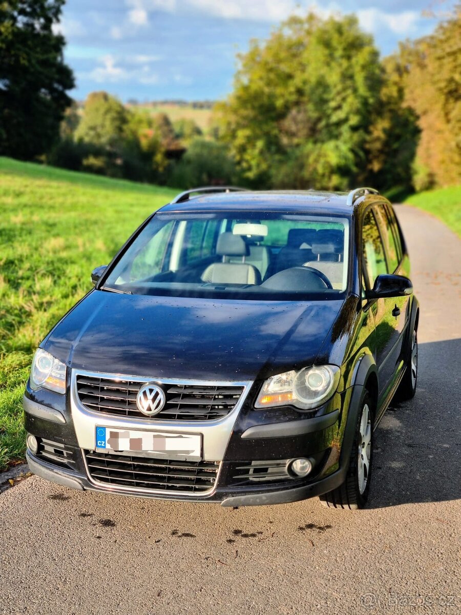 Volkswagen Touran Cross 2.0 tdi 103kw manual 6st.