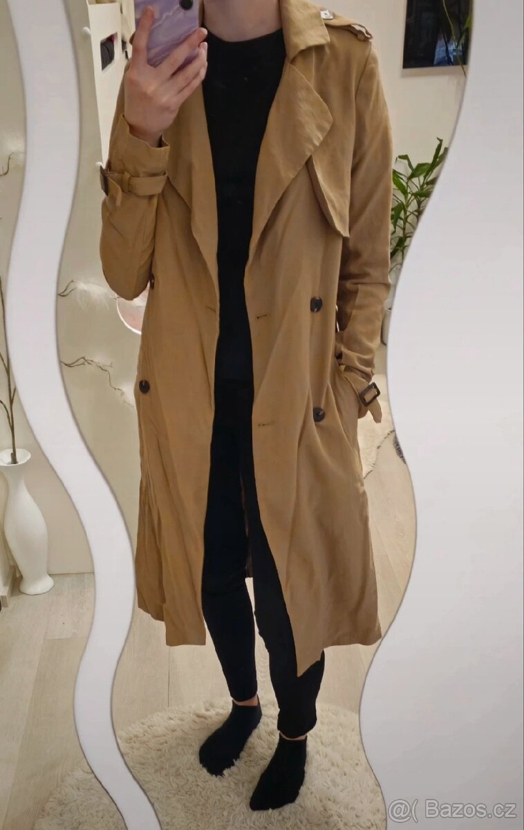 Hnědý trench coat stradivarius