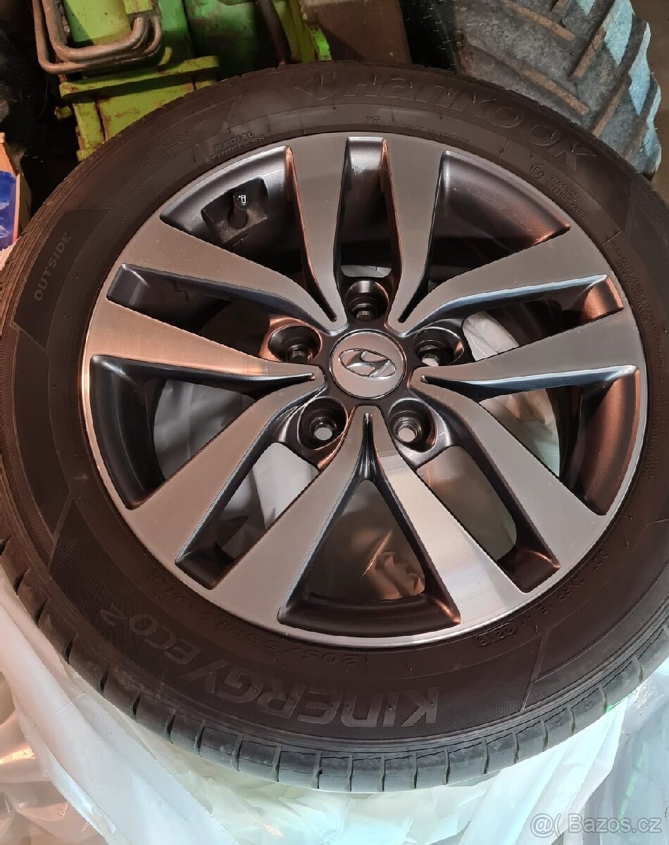 ALU disky a letní pneu Hyundai 205/55/R16