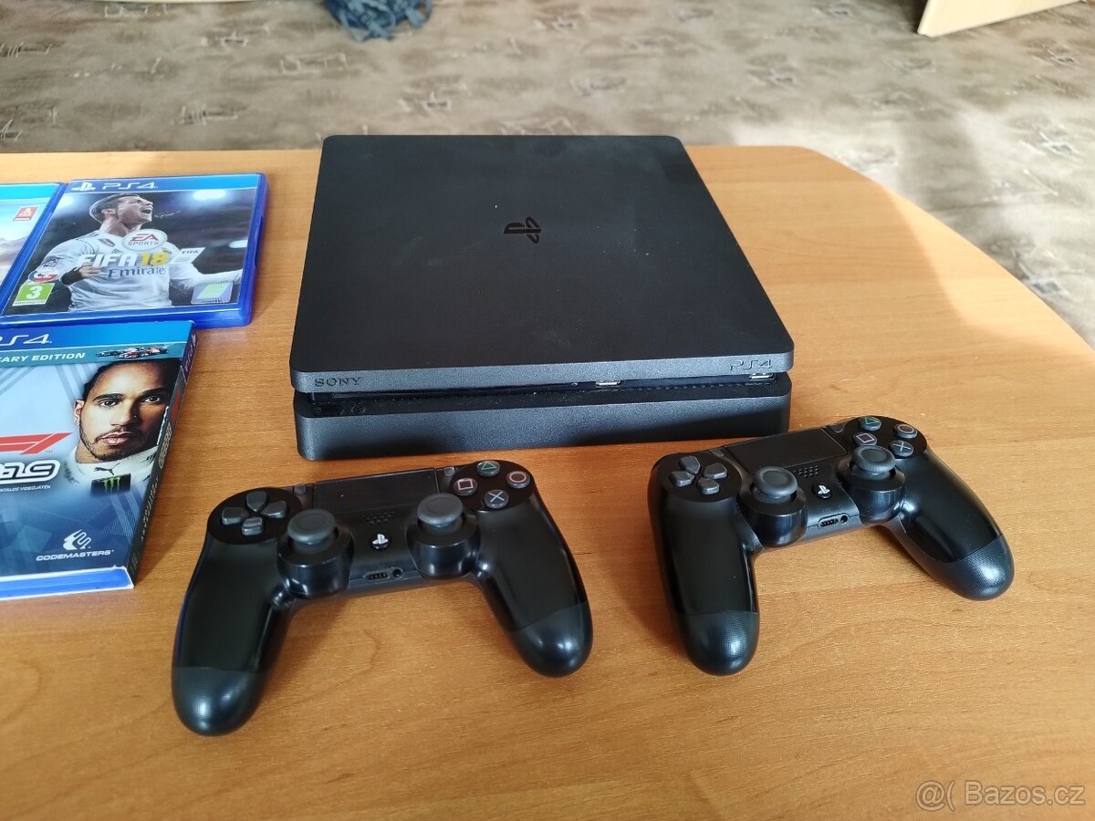 Sony PS4, 500GB+příslušenství