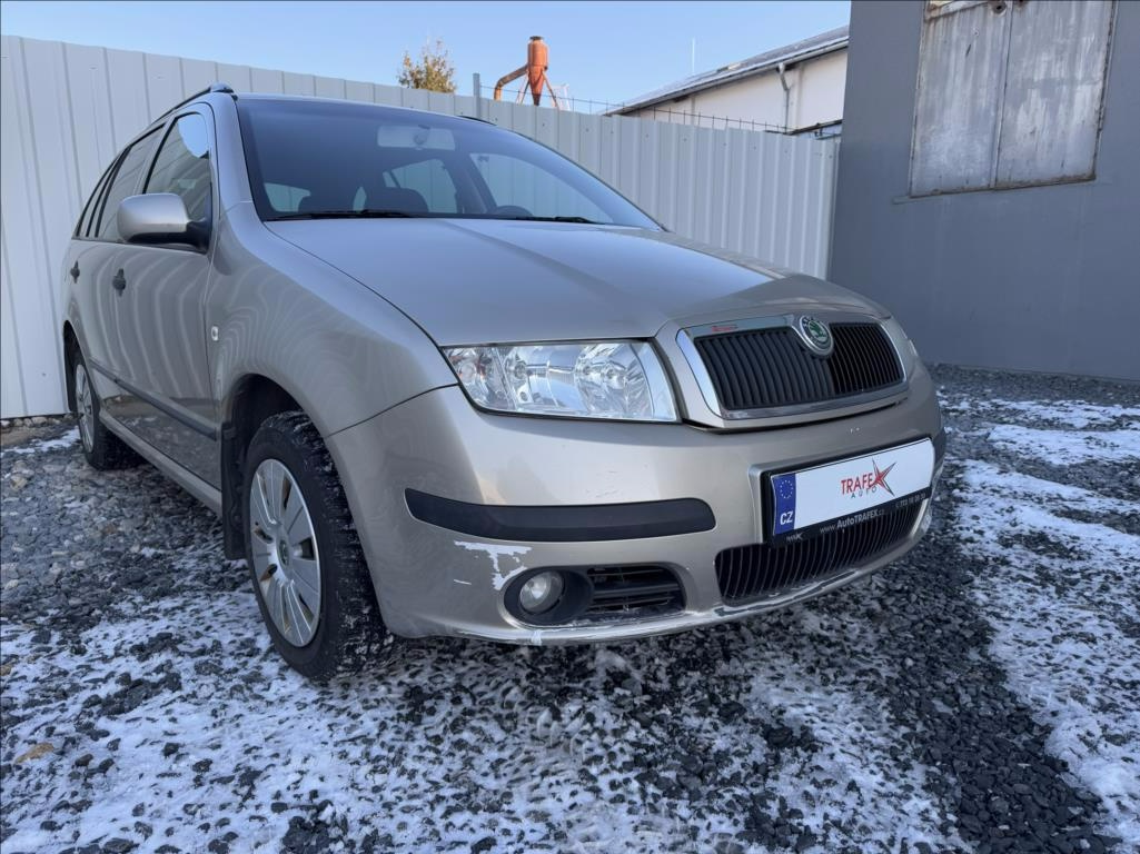 Škoda Fabia 1,4 16V,74kW,Elegance,tažné,ČR