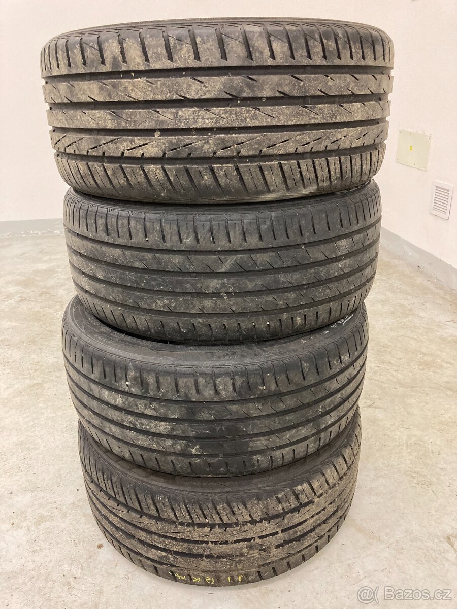 Letní sada pneu 235/40 R18