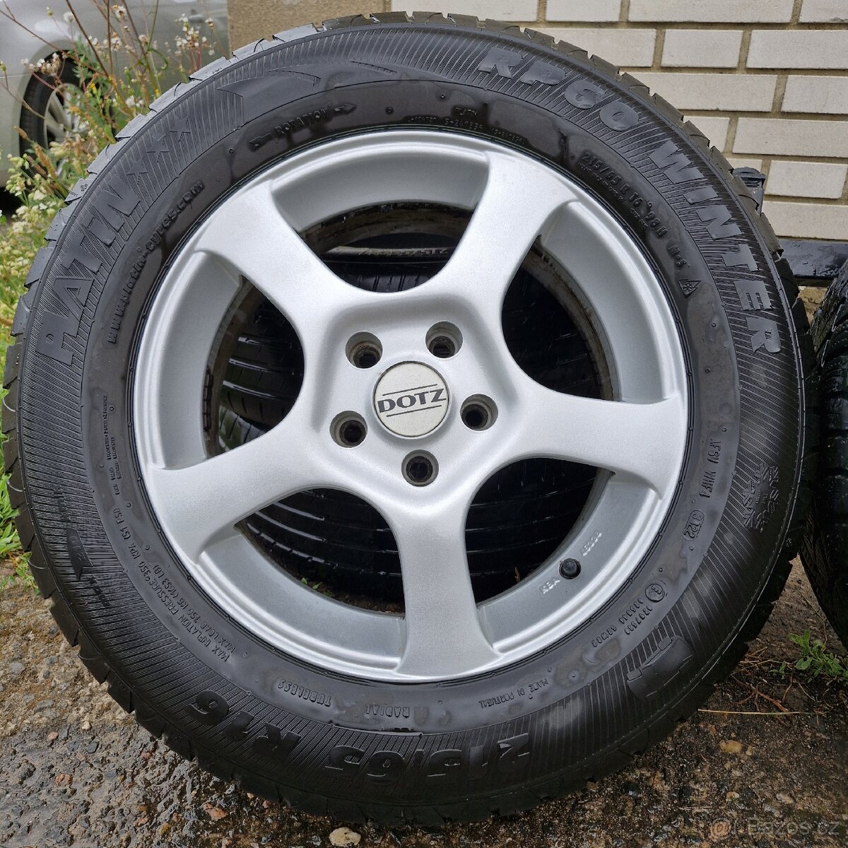 Prodám sadu 4ks. 215/65 R16, 5x112