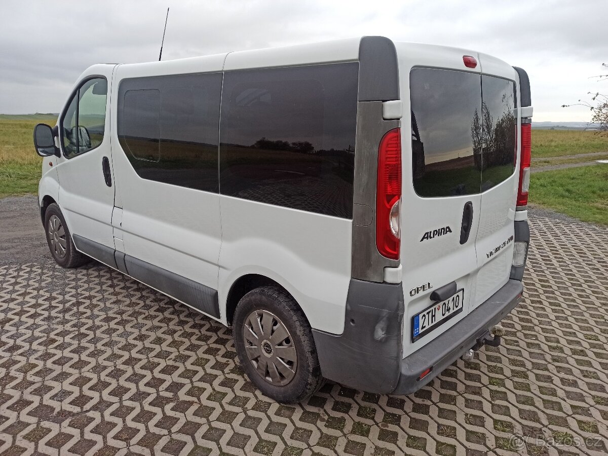 OPEL VIVARO 2.5 CDTi 9míst