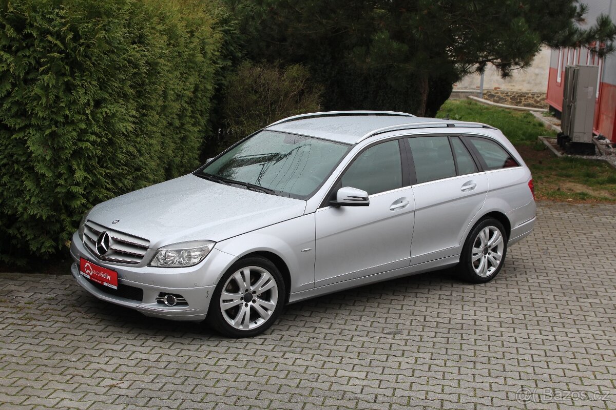 Mercedes-Benz Třídy C 320CDI / AVANTGARDE / XENON