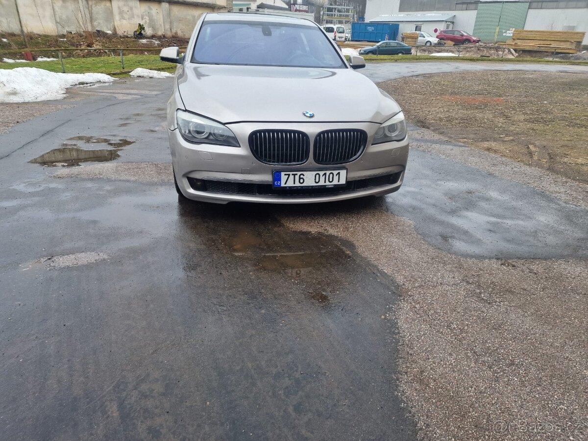 BMW 740d f01 rok 2010 velká výbava najeto 420tkm , NOVA STK