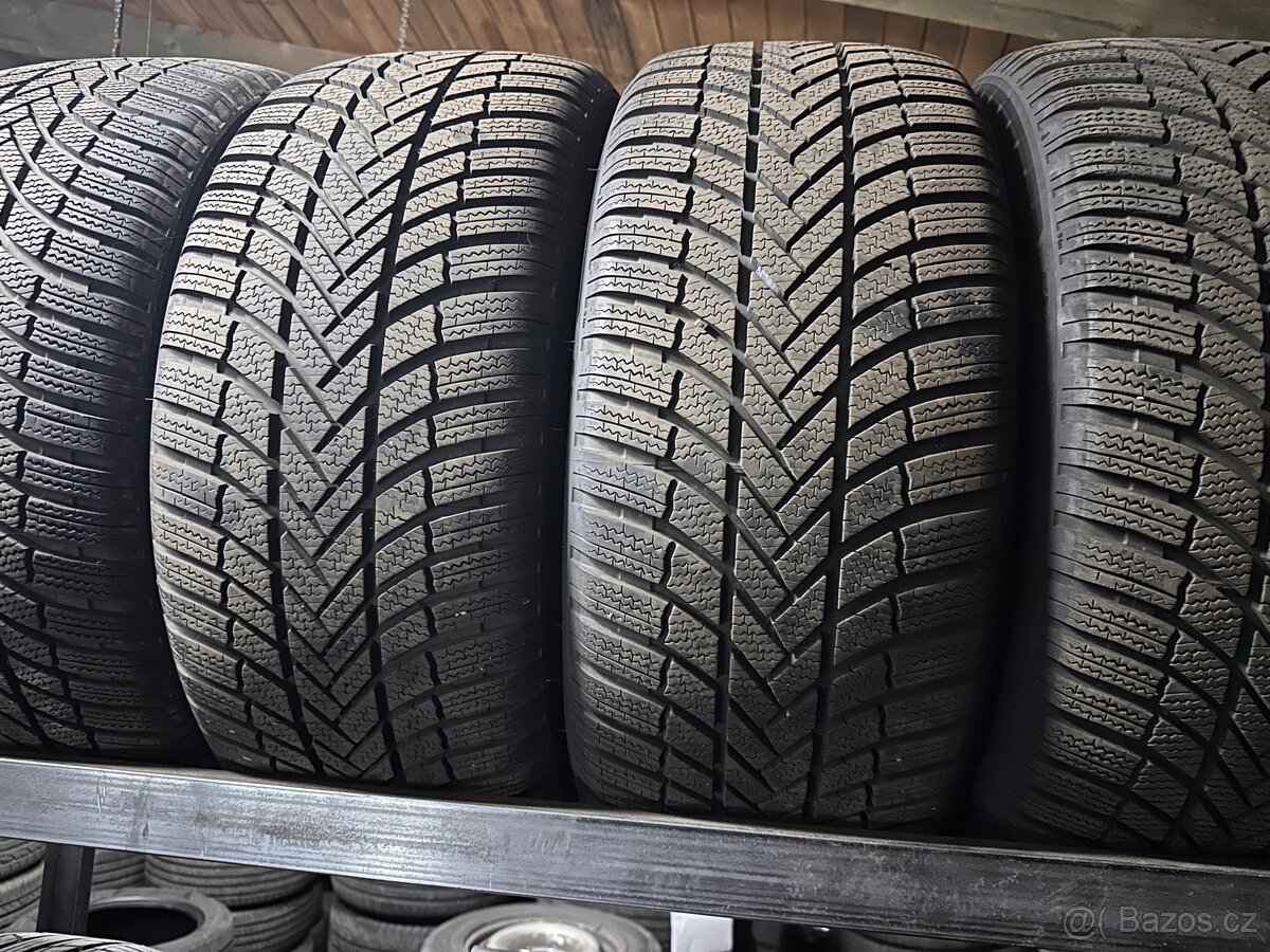 Zimní pneumatiky 245/45R18 Bridgestone