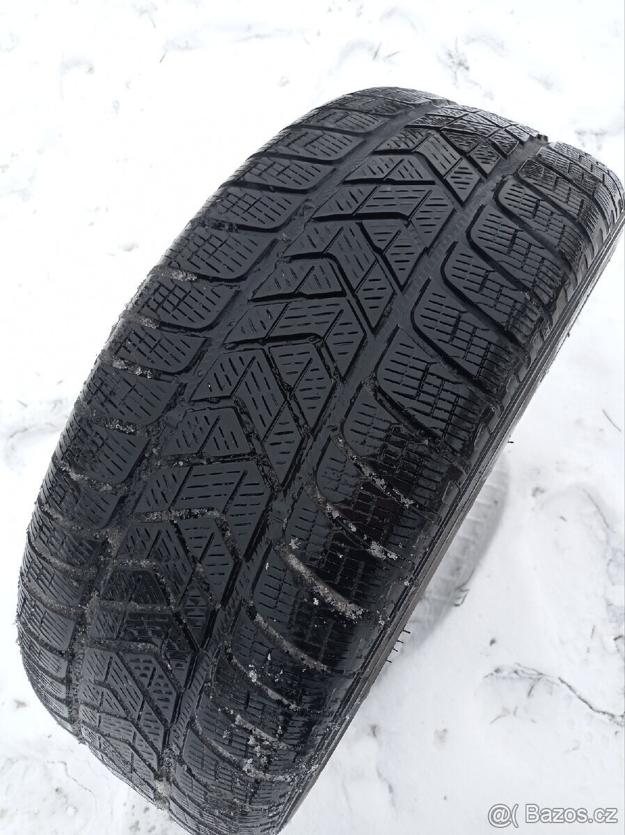 1ks Zimní pneumatika PIRELLI 235/60/R17