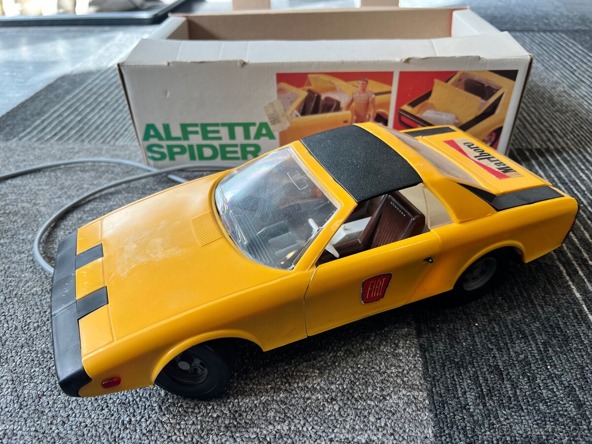 Alfa Romeo Alfetta Spider 1:12