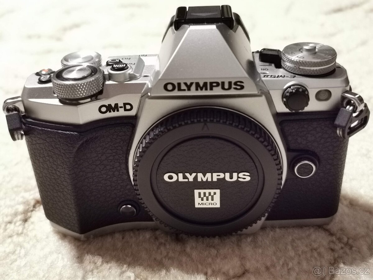 Olympus OM-D M5 II