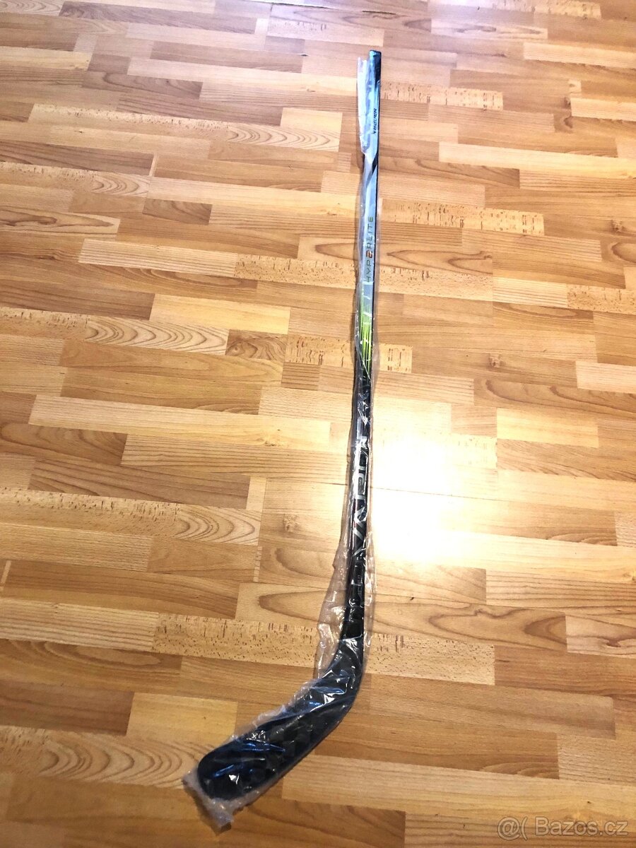 Hůl Bauer Vapor Hyp2rlite, flex 70, levá 92