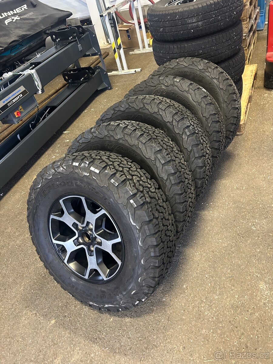 Bf Goodrich All terrain 255/75 r17 Jeep Wrangler