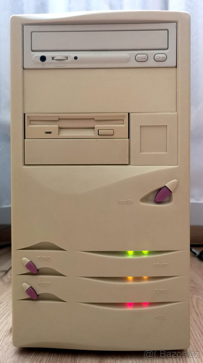 Predám Retro PC IDT WinChip 200MHz (07)