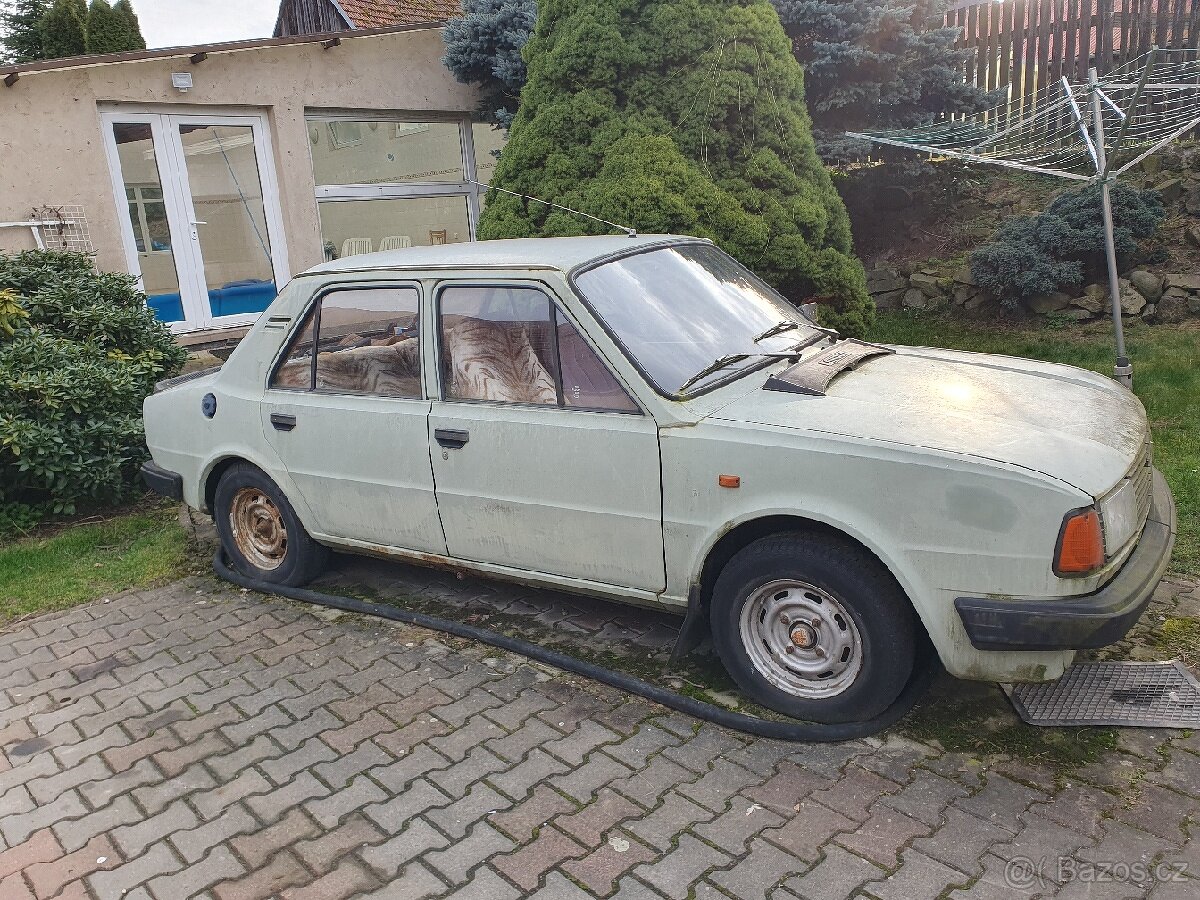 Škoda 120 LX a Škoda 120 L