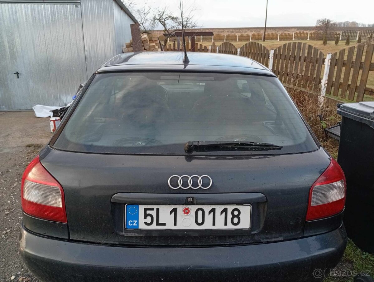 Prodám Audi A3, 1.6 benzín. Rok výroby 1996