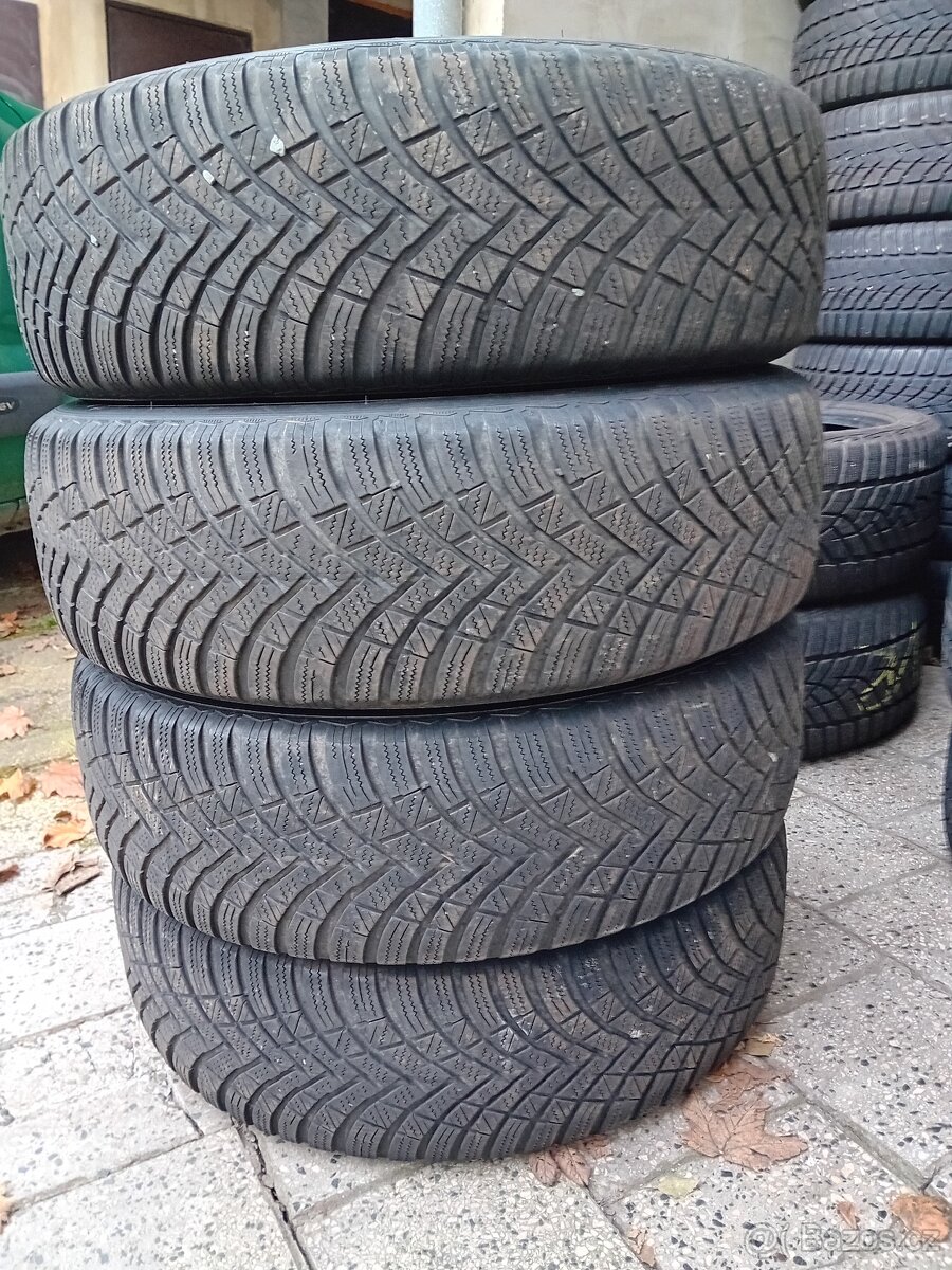 215/65R16 zimní pneu