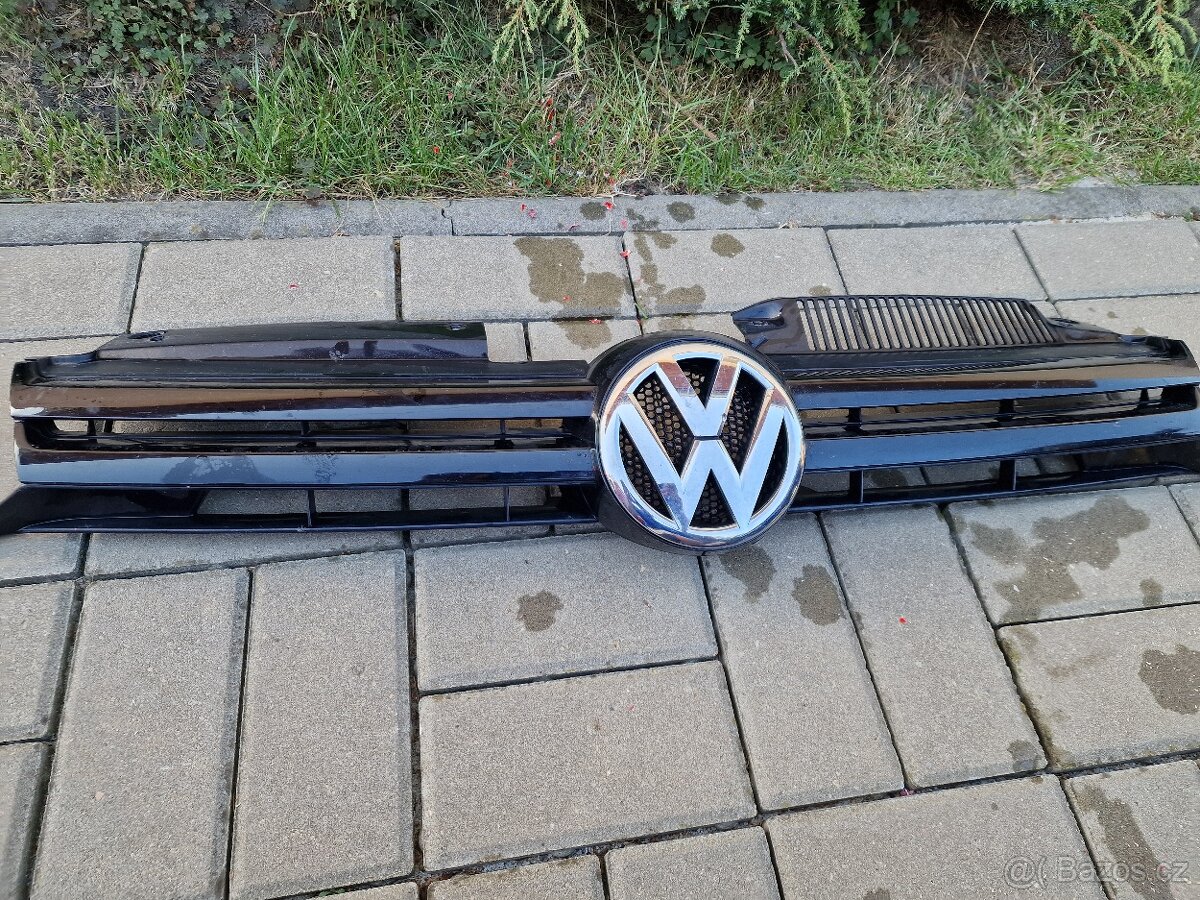 VW Golf 6 maska chladiče