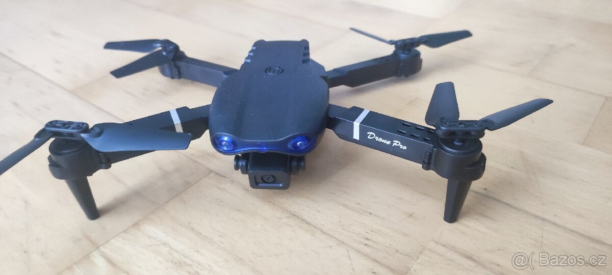 Skládací mini dron