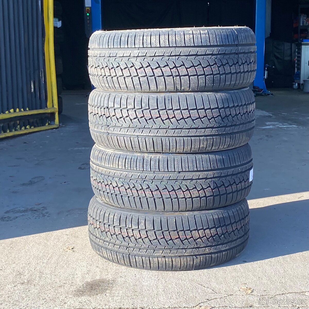 NOVÉ Zimní pneu 225/40 R18 92V XL Sailun