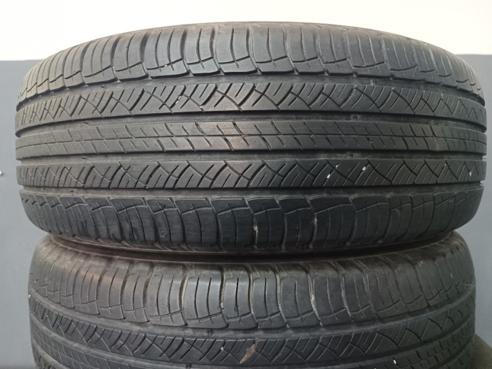 215/70 R16 MICHELIN (1611)