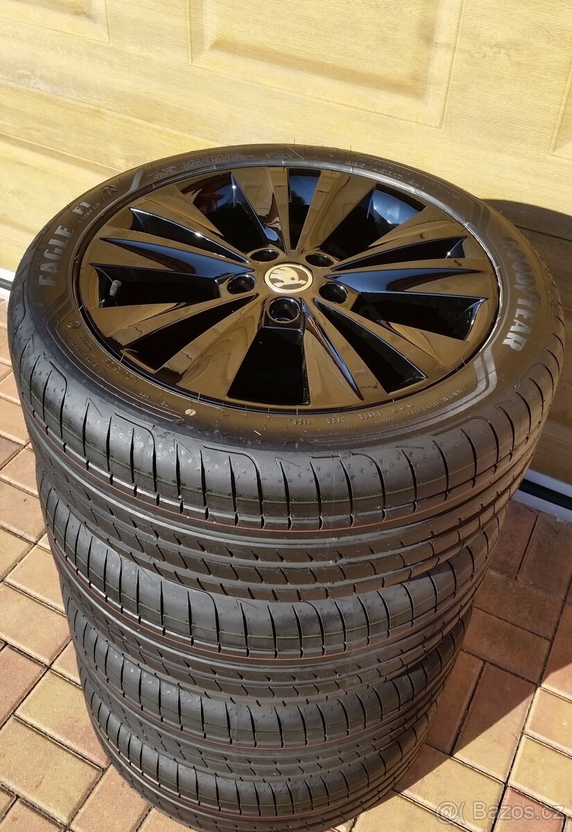 ALU kola ŠKODA 5x112 R17 NOVÁ letní sada Octavia 3 SUPERB 2