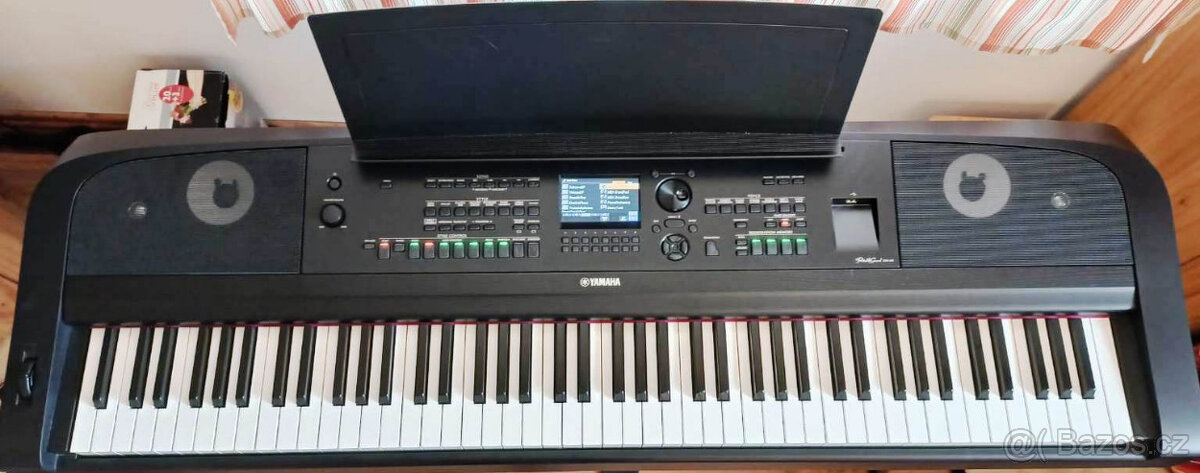 Prodám - Yamaha DGX 670 B Digitální stage piano
