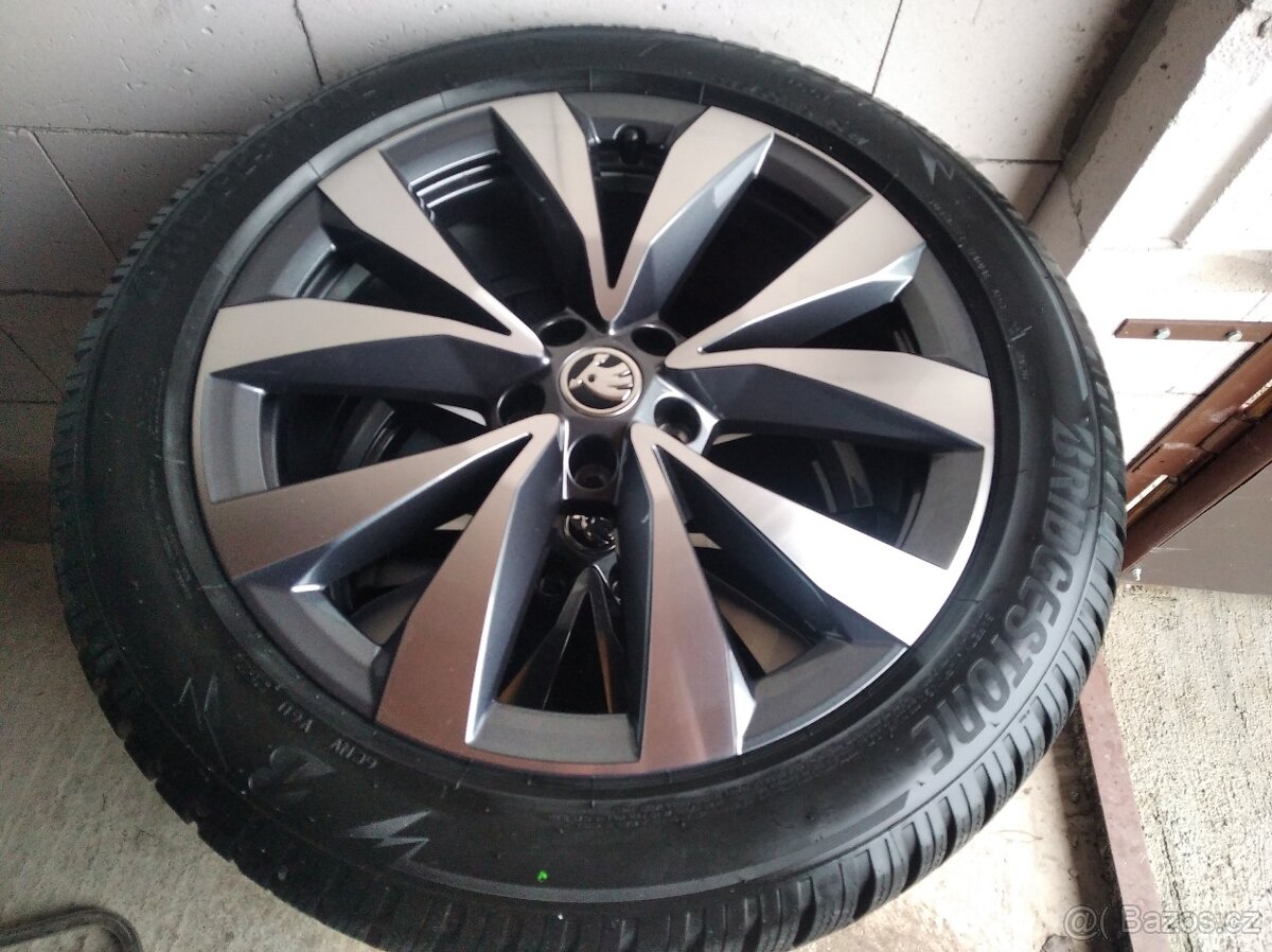 Zimní kompletní kola Kodiaq II 235/50 R19 s pneu Bridgestone