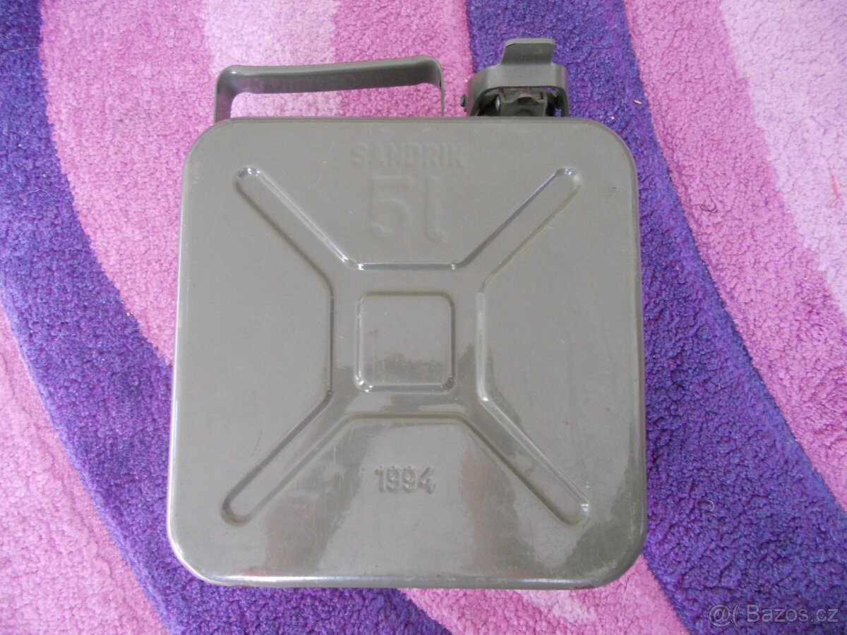 Zelený kanystr, army, 5l, Sandrik, 1994