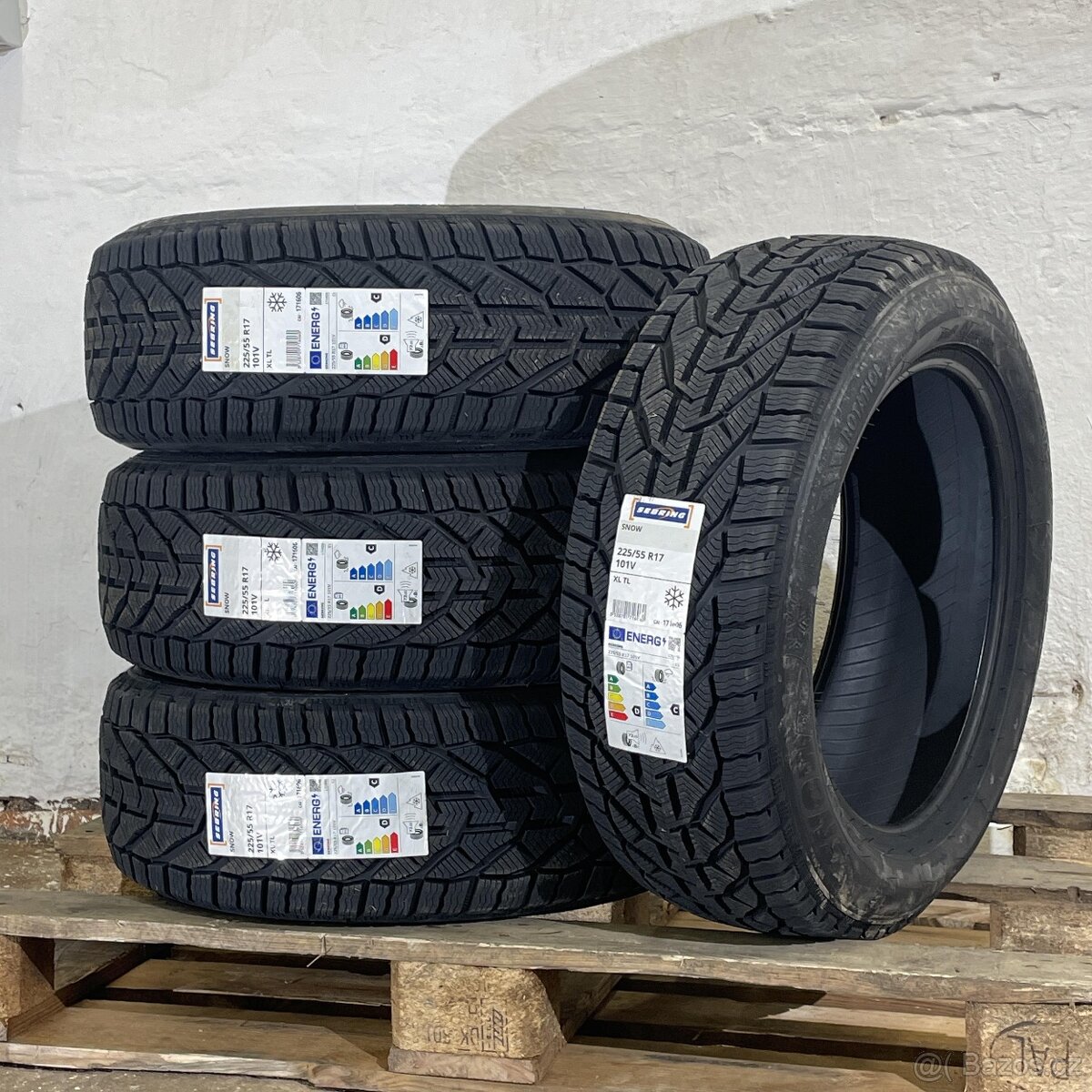 NOVÉ Zimní pneu 225/55 R17 101V Sebring