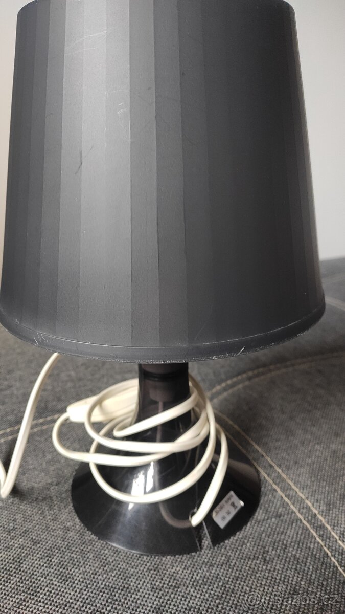 Černá stolní lampa IKEA.plasticka.