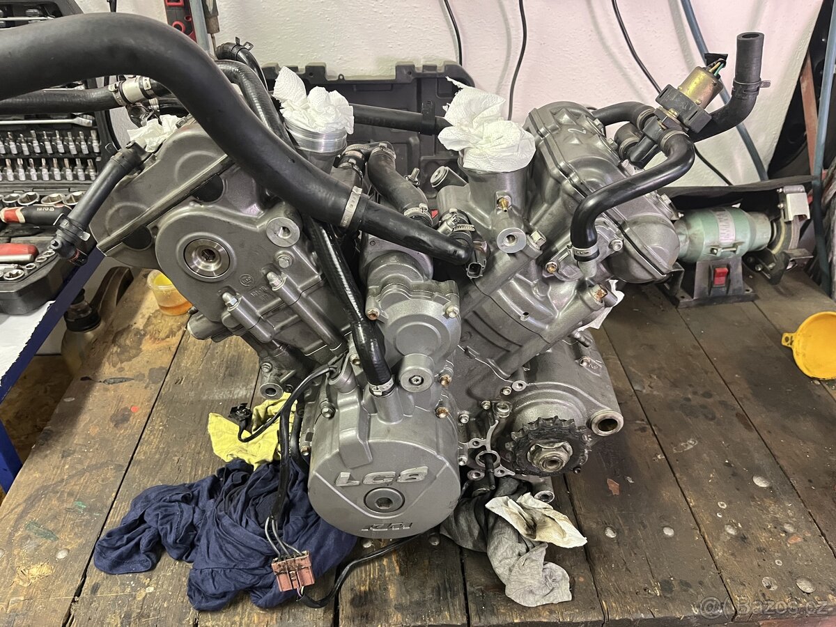 motor KTM 990 lc8