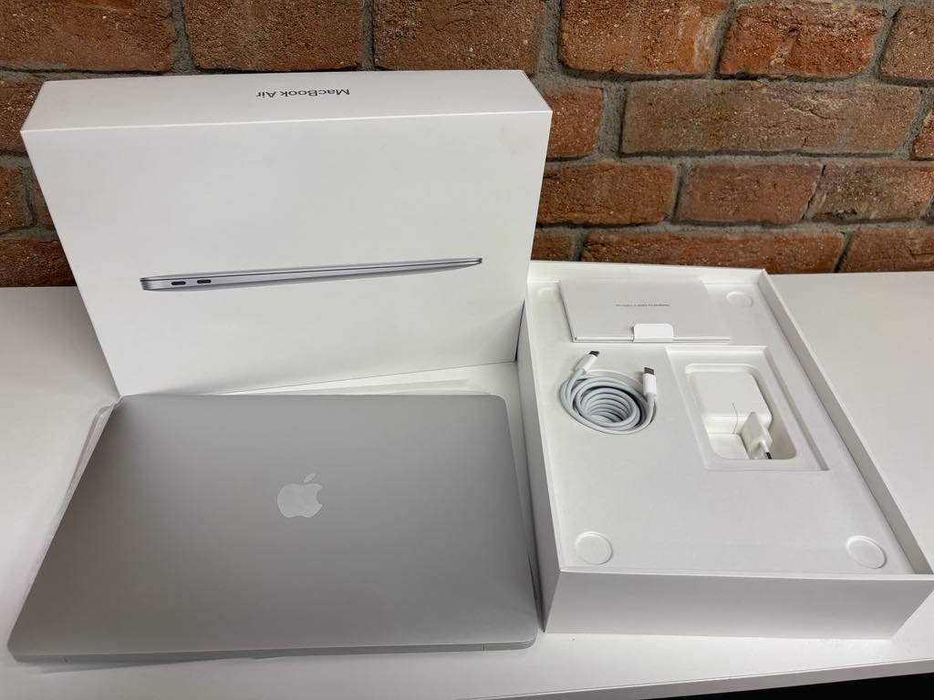 13palcový MacBook Air M1, 8 GB, 256 GB SSD, v top stavu