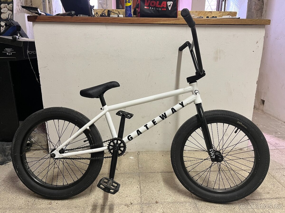 Freestyle kolo BMX Gateway 20"