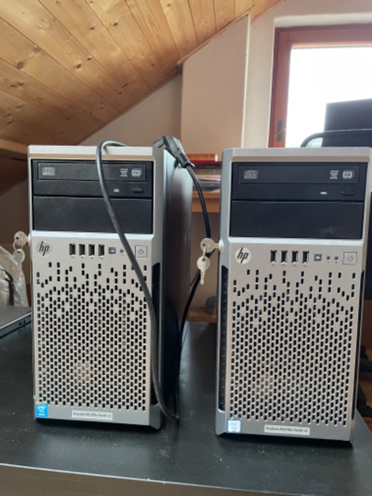 2 x Server HP Proliant ml310e gen8