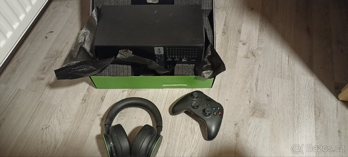 Xbox series x + sluchátka