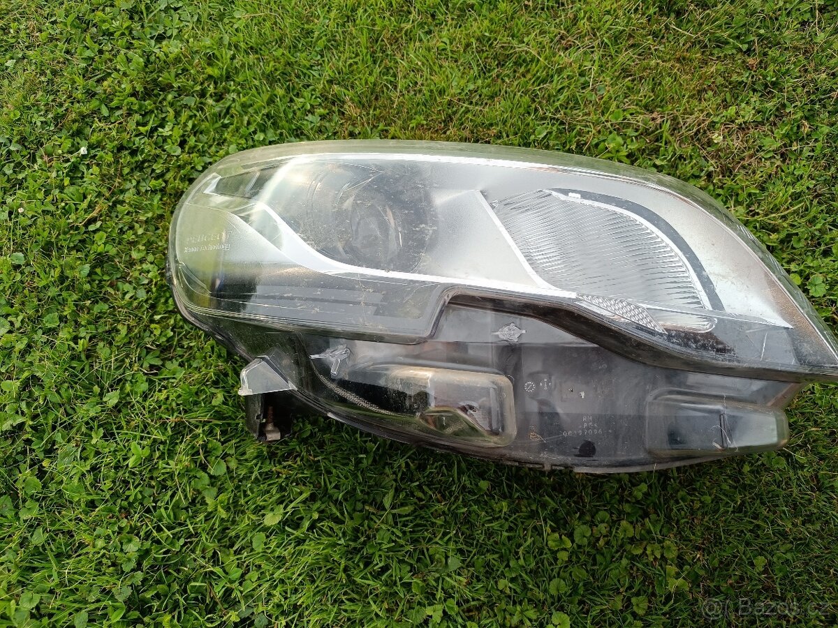 Peugeot  traweller led světlomet