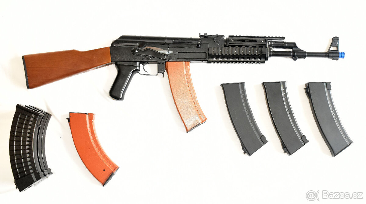 Cyma AK-74, alu CNC dlouhé předpažbí, 8 zásobníků