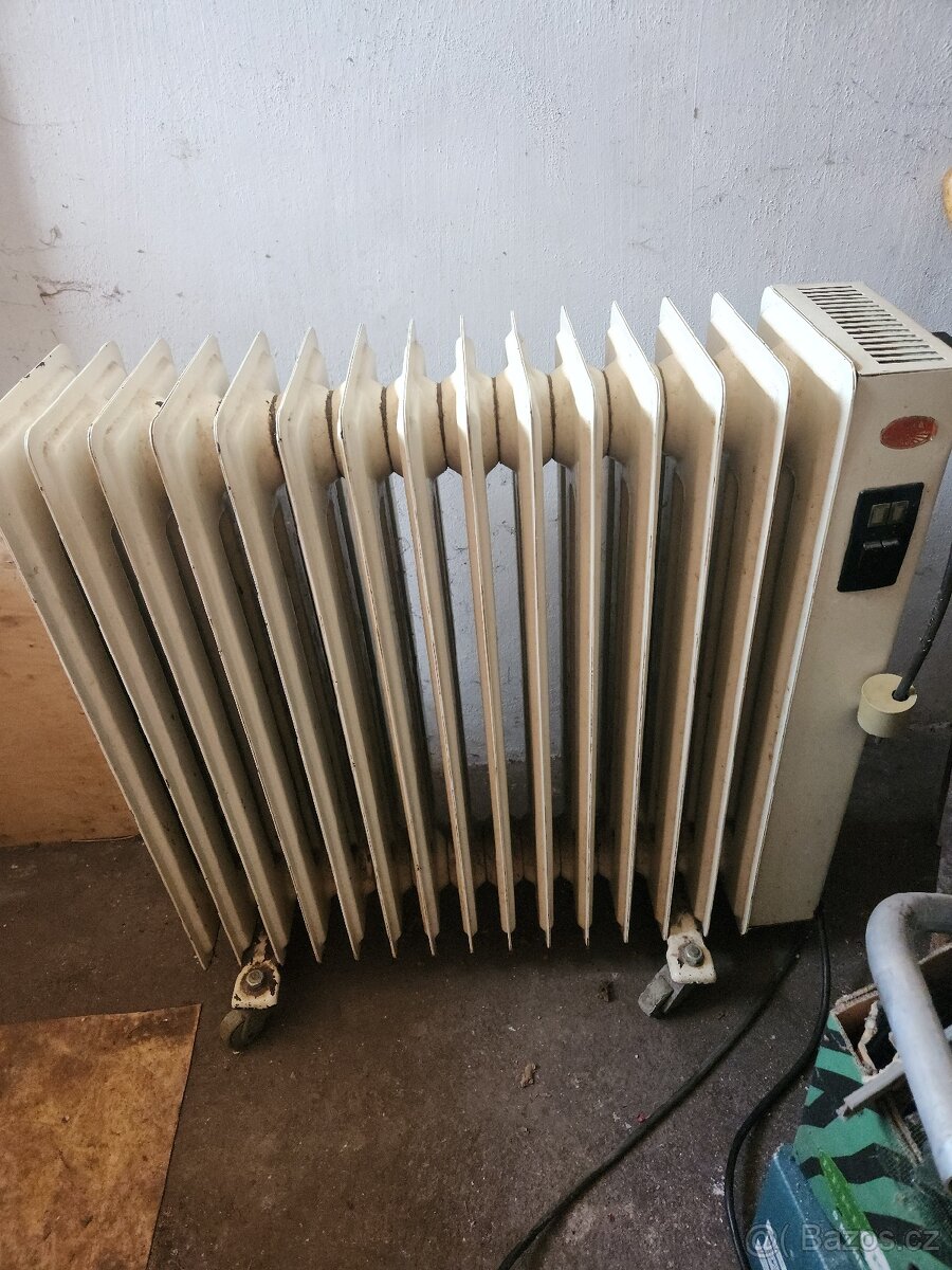 Retro elektrický radiator