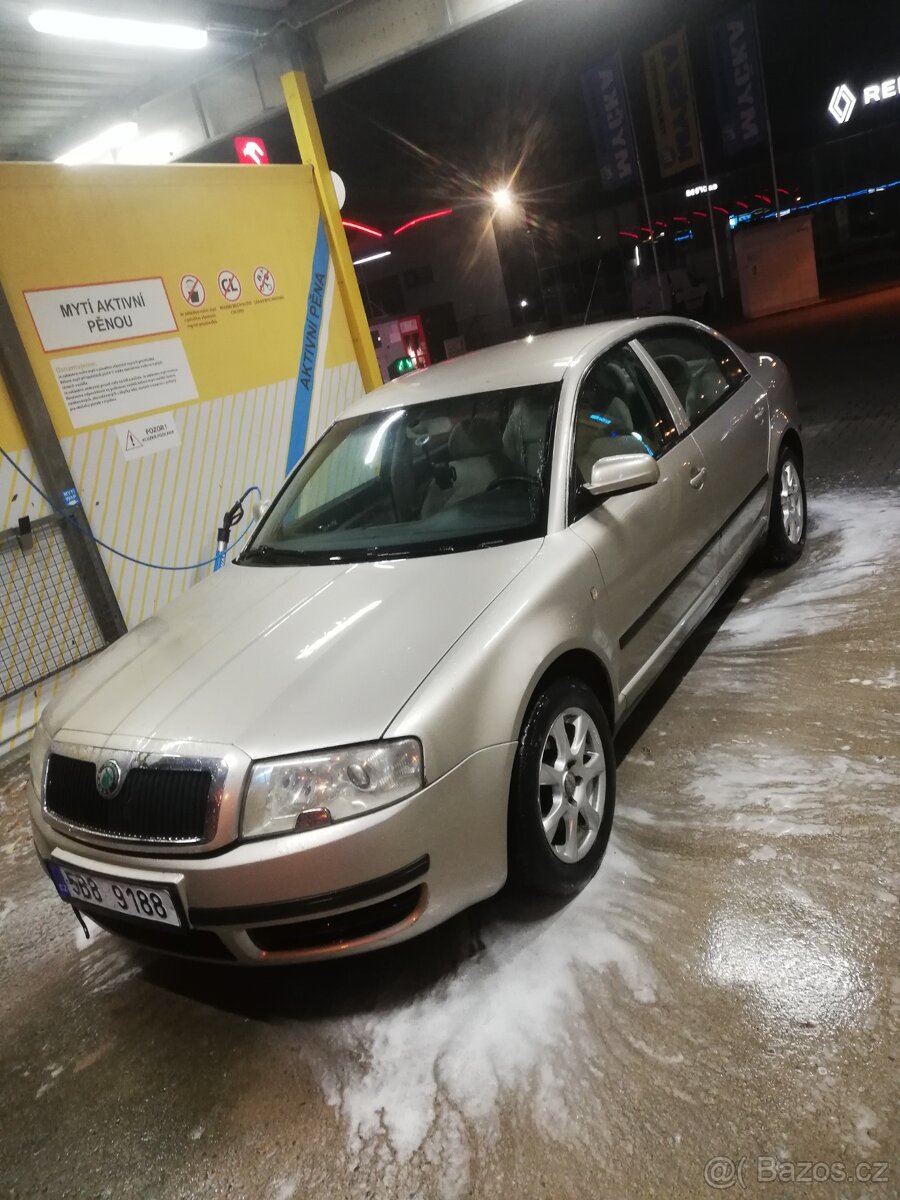 Škoda superb