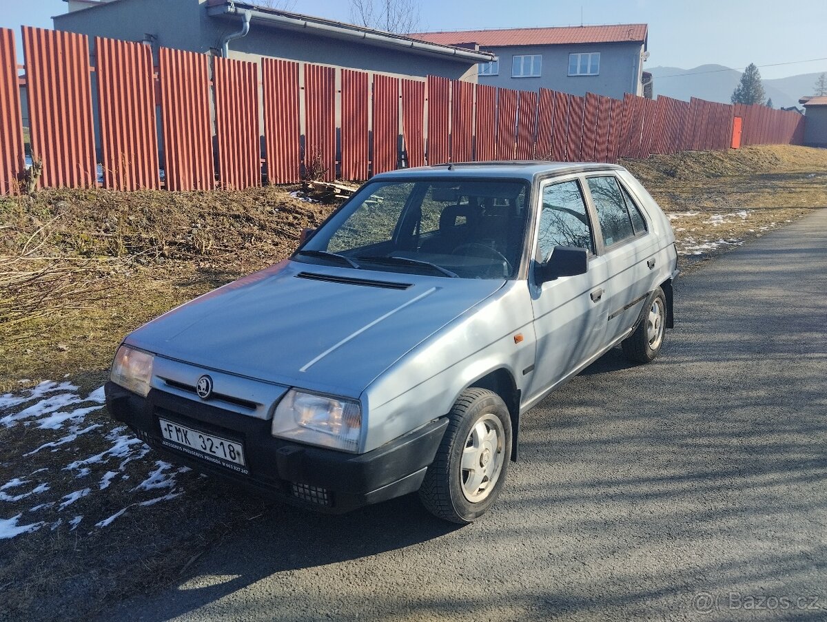 ŠKODA FAVORIT GLXI SILVERLINE PO STK