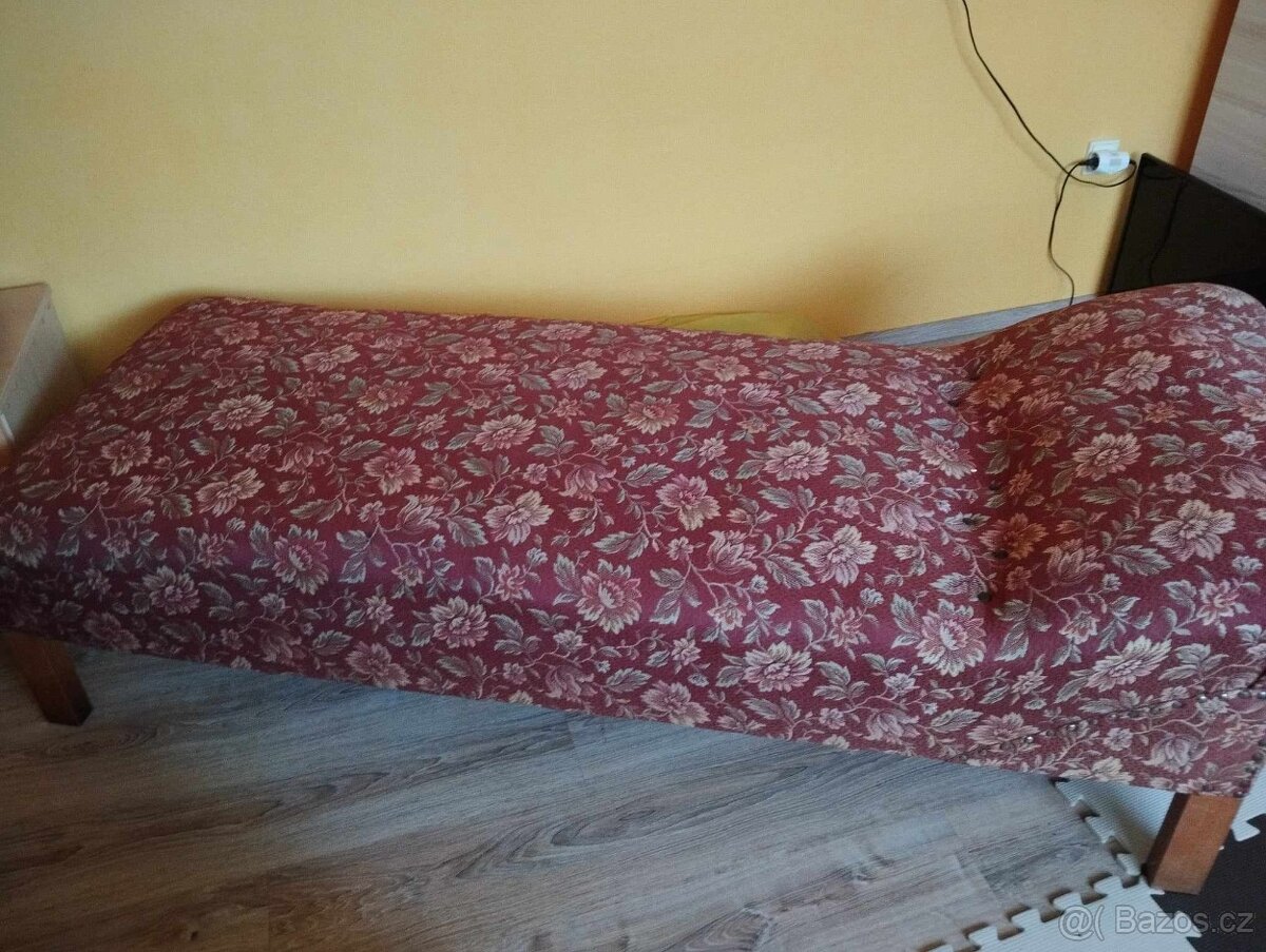 Sofa k renovaci