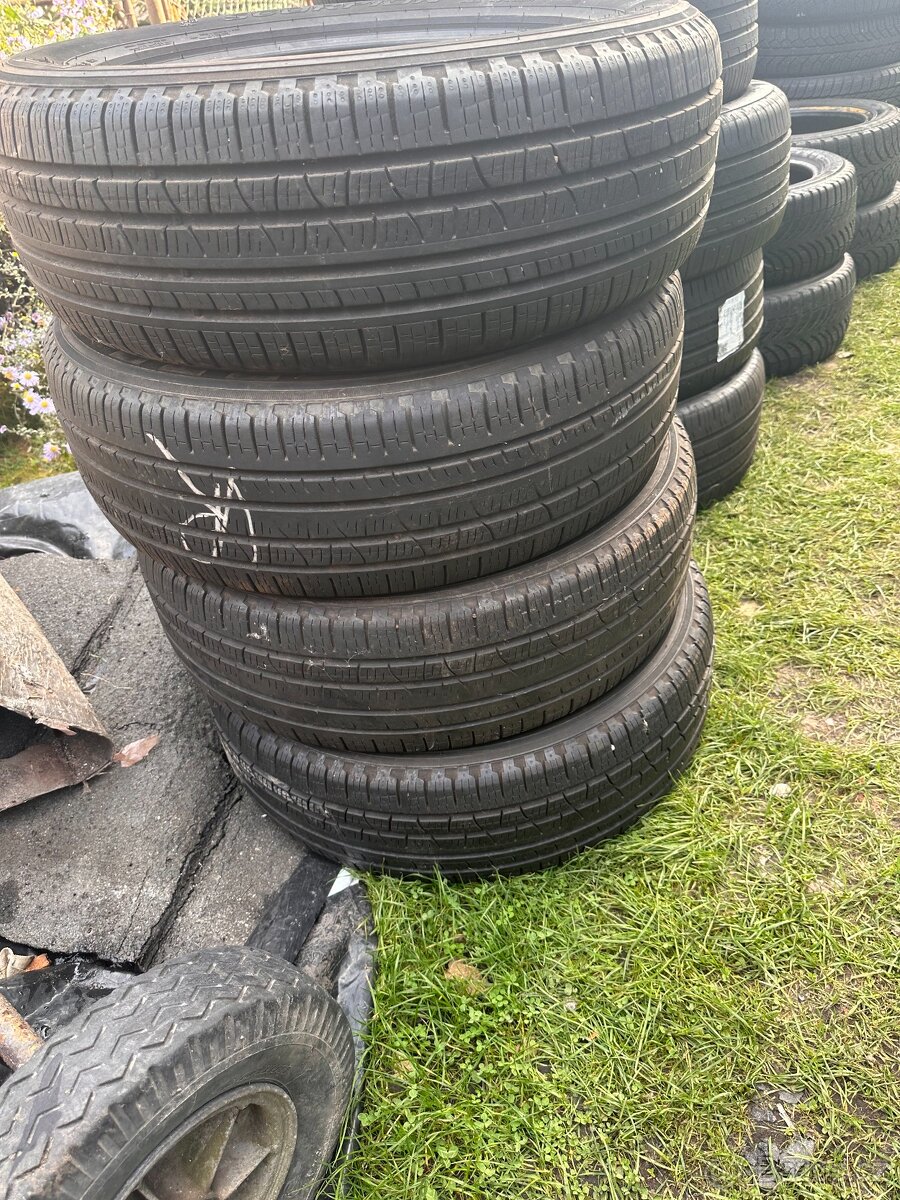 Sada celoročních pneu 215/65 R17 - Pirelli