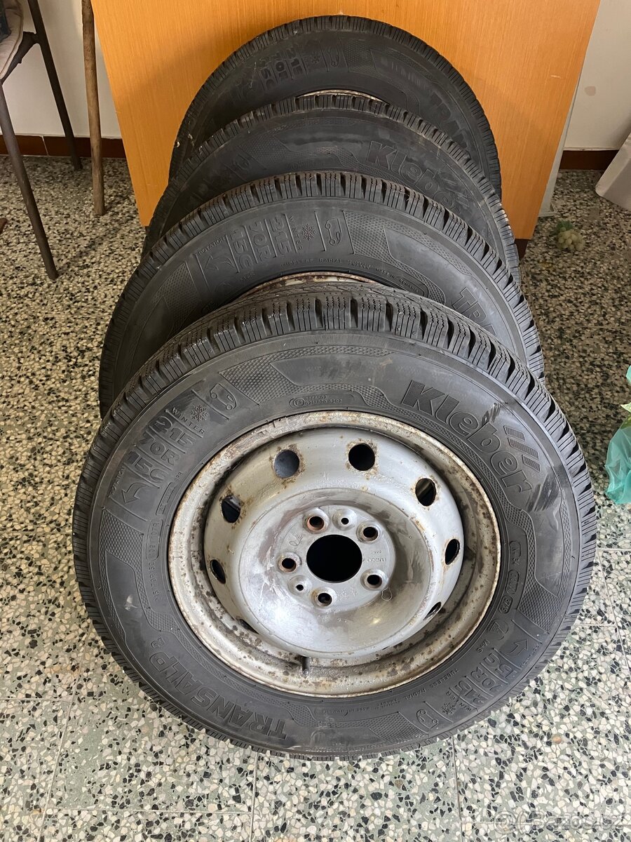 215/70 R15C