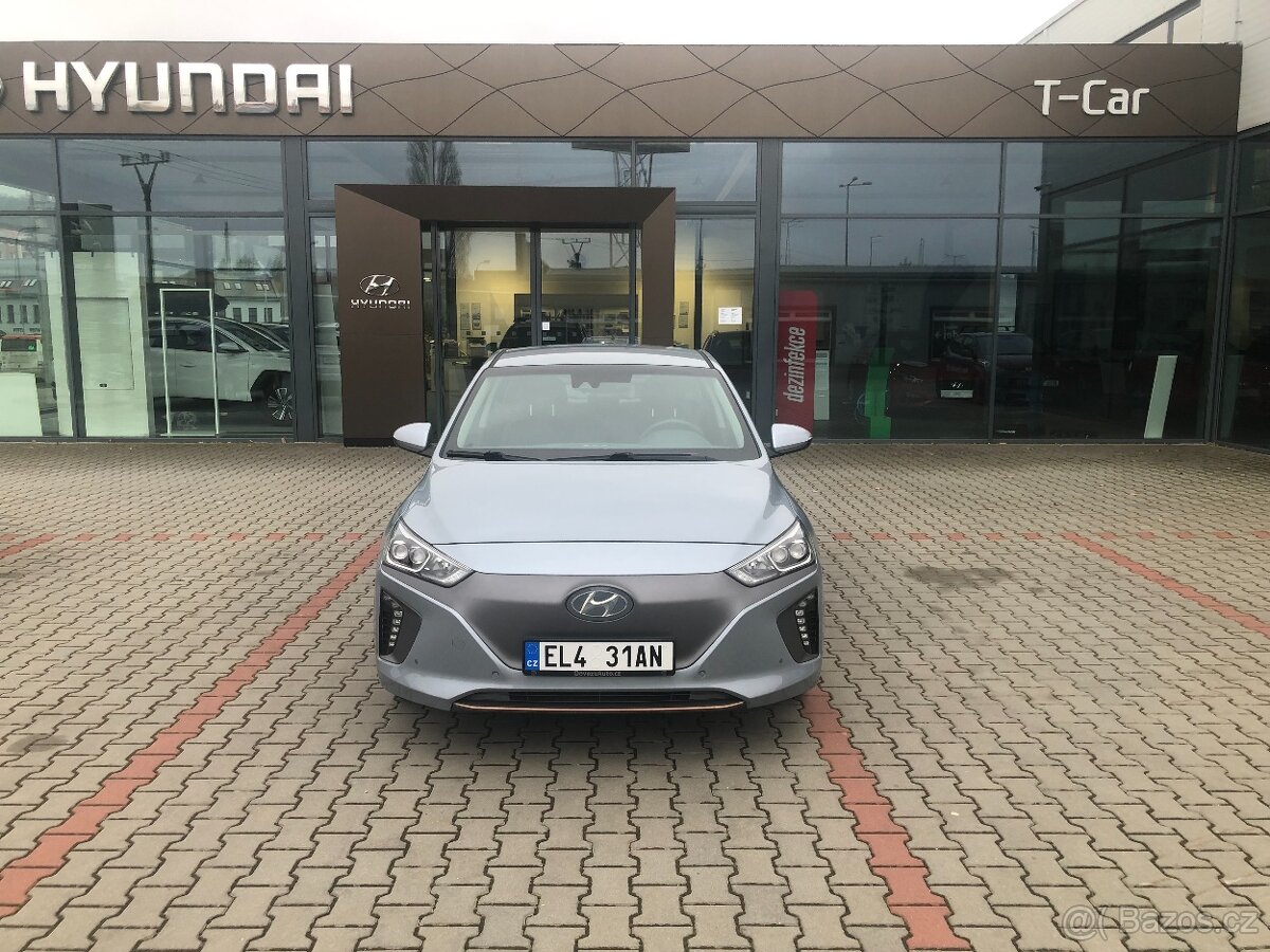 IONIQ electric ULTIMATE, 22 000km -- TOP STAV -- odpočet DPH