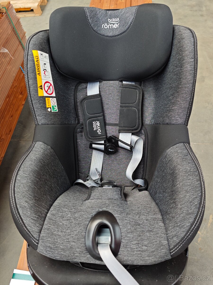 Autosedačka Britax romer Dualfix M i-Size - otočná o 360°