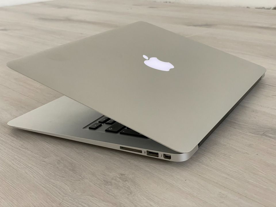 Apple Macbook Air 13 (Early 2014) 8GB, 256GB SSD